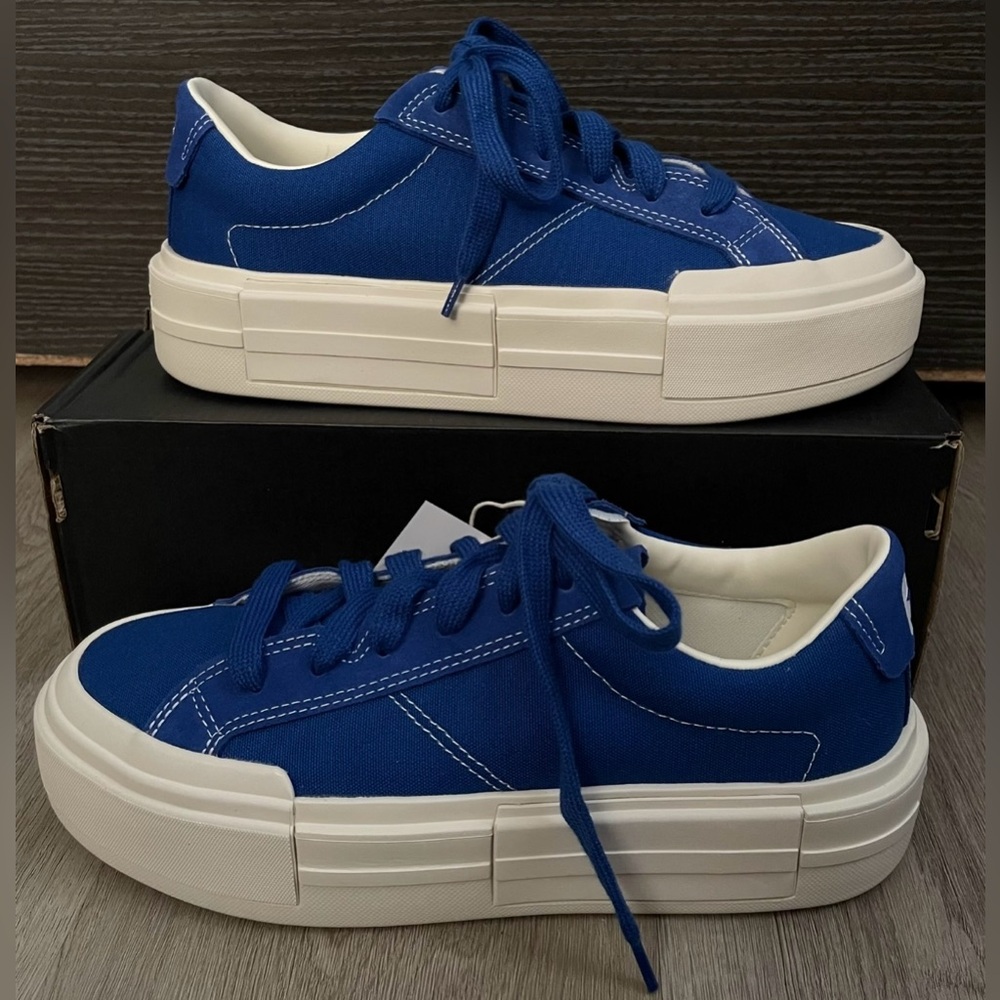 Converse Cruise Ox Blue Sneakers - Women’s 10.5 / Men’s 9